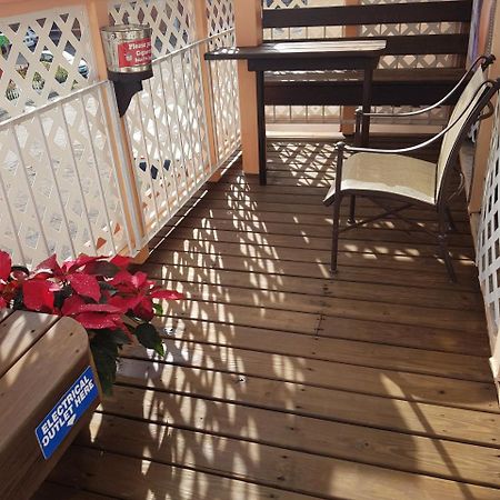 ناسو Hibiscus Inn Hotel المظهر الخارجي الصورة